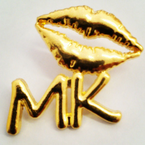 Pin MK Recortado em Metal